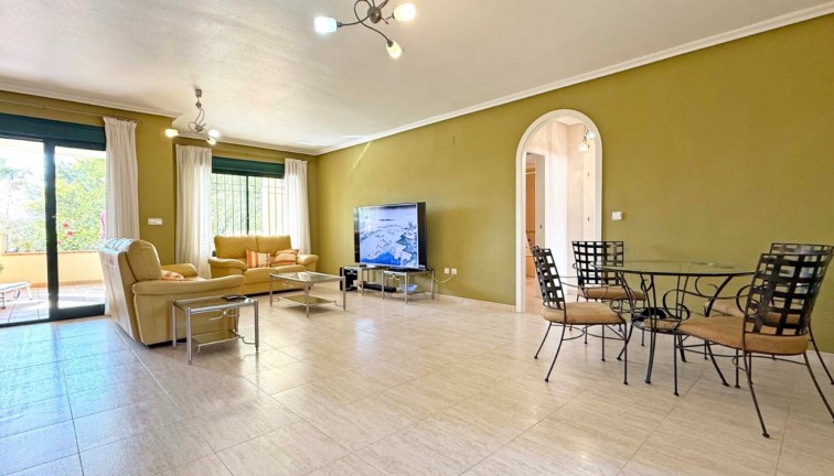 Resale - Apartment - Orihuela Costa - Campoamor