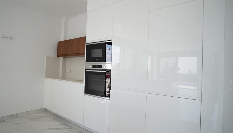 Uudistuotanto - Erillistalo - Polop - La Alberca