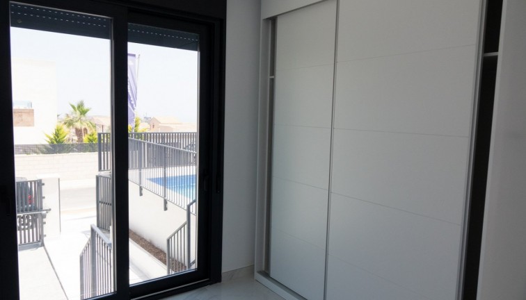 Uudistuotanto - Erillistalo - Polop - La Alberca