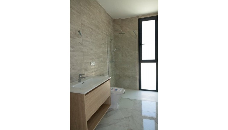 Uudistuotanto - Erillistalo - Polop - La Alberca