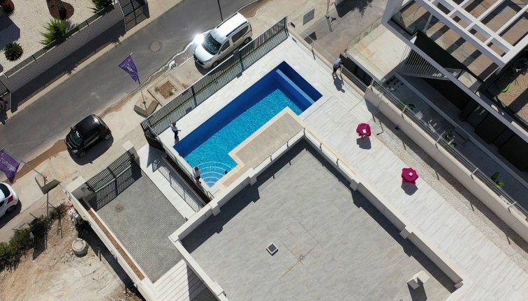 Uudistuotanto - Erillistalo - Polop - La Alberca