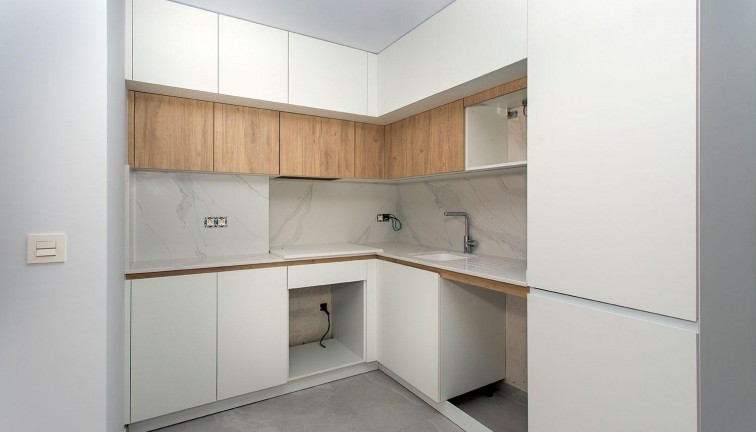 Resale - Apartment - Torrevieja - Paseo maritimo