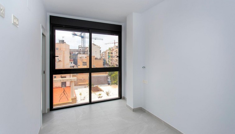 Resale - Apartment - Torrevieja - Paseo maritimo