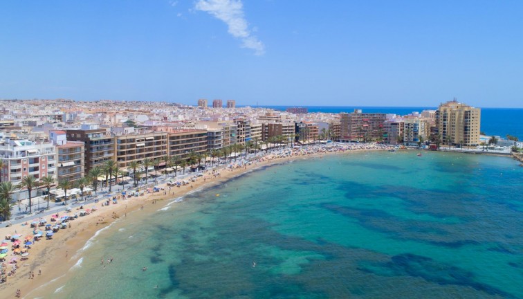 Resale - Apartment - Torrevieja - Paseo maritimo