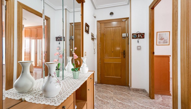 Jälleenmyynti - Asunto - Guardamar del Segura