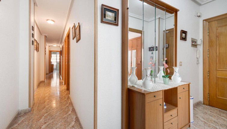 Jälleenmyynti - Asunto - Guardamar del Segura