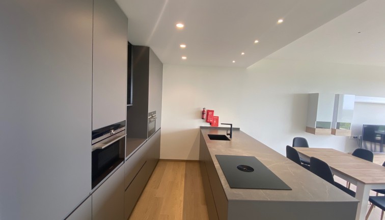 Jälleenmyynti - Asunto - Las Colinas