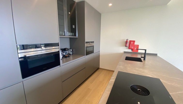 Jälleenmyynti - Asunto - Las Colinas