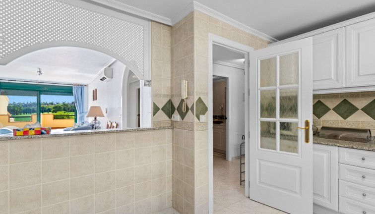 Resale - Apartment - Campoamor