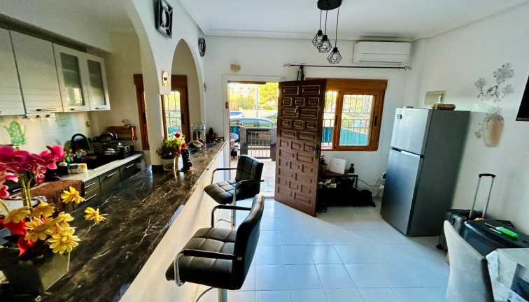 Reventa - Apartamento dúplex - Torrevieja - LA MATA