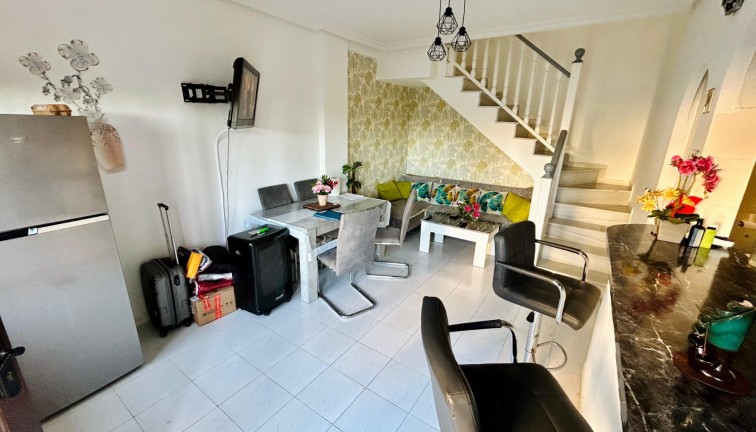 Reventa - Apartamento dúplex - Torrevieja - LA MATA