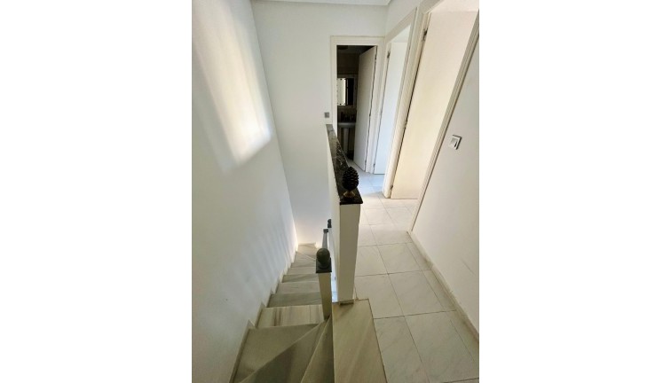 Reventa - Apartamento dúplex - Torrevieja - LA MATA