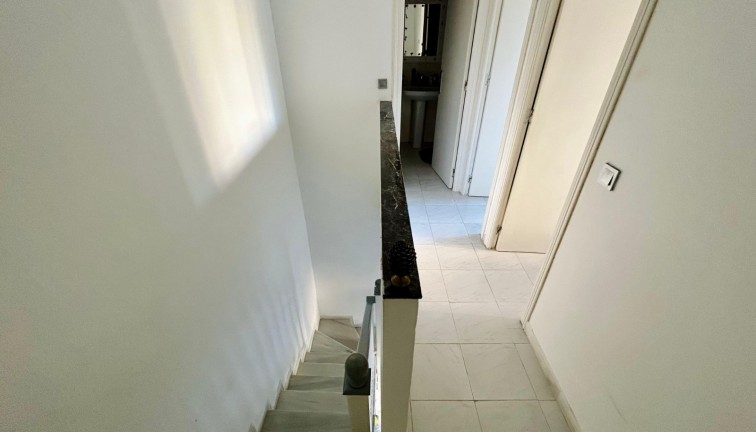 Reventa - Apartamento dúplex - Torrevieja - LA MATA