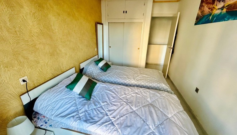 Reventa - Apartamento dúplex - Torrevieja - LA MATA