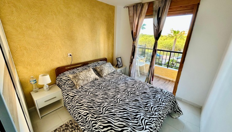 Reventa - Apartamento dúplex - Torrevieja - LA MATA