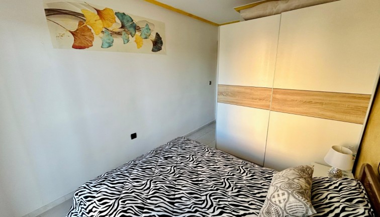 Reventa - Apartamento dúplex - Torrevieja - LA MATA