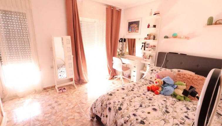 Resale - Commercial - Orihuela Costa - La Zenia