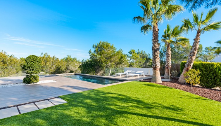 Jälleenmyynti - Erillistalo - Las Colinas