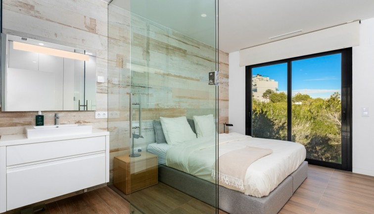 Jälleenmyynti - Erillistalo - Las Colinas