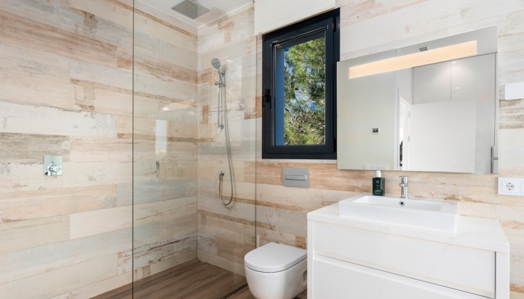 Jälleenmyynti - Erillistalo - Las Colinas