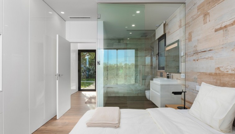 Jälleenmyynti - Erillistalo - Las Colinas