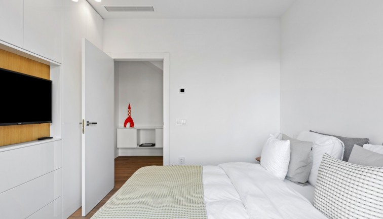 Jälleenmyynti - Erillistalo - Las Colinas