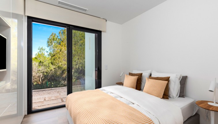 Jälleenmyynti - Erillistalo - Las Colinas