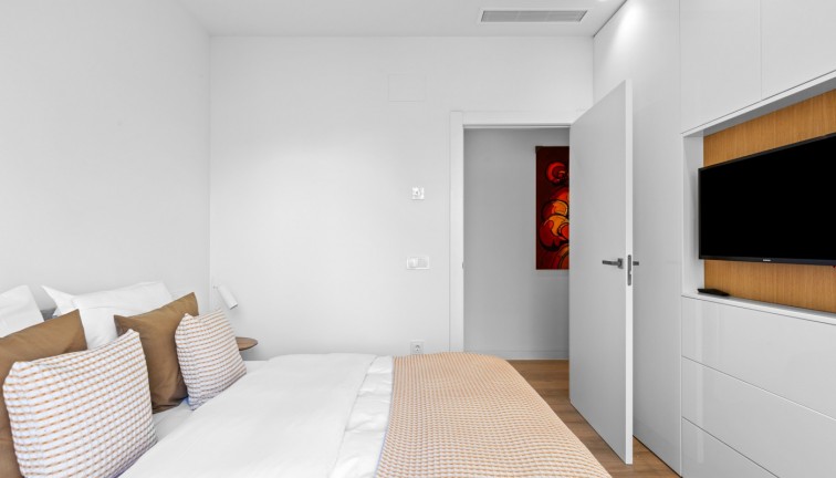 Jälleenmyynti - Erillistalo - Las Colinas