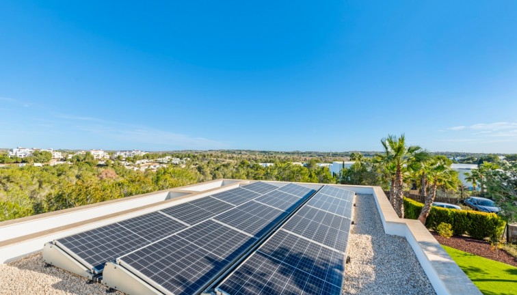 Jälleenmyynti - Erillistalo - Las Colinas