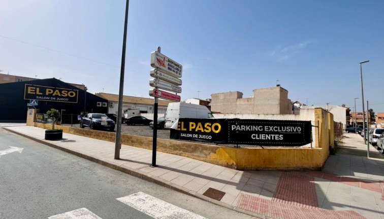 Återförsäljning - Tomt - Rojales