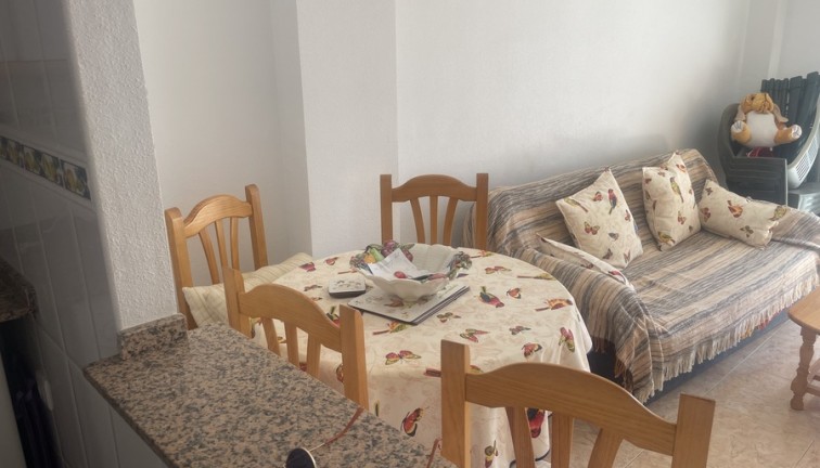 Jälleenmyynti - Asunto - Torrevieja