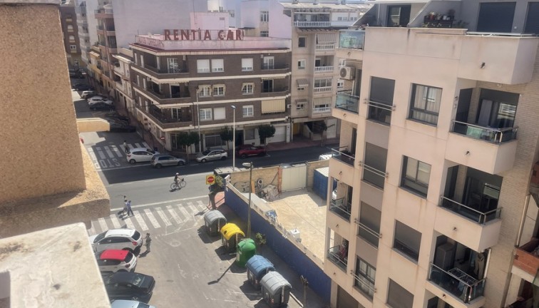 Jälleenmyynti - Asunto - Torrevieja