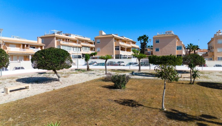 Resale - Semi-Detached - Torrevieja