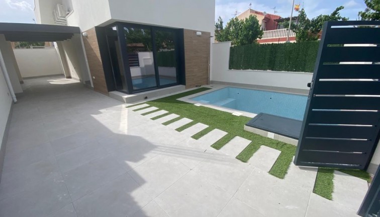 New Build - Chalet - Los Alcazares