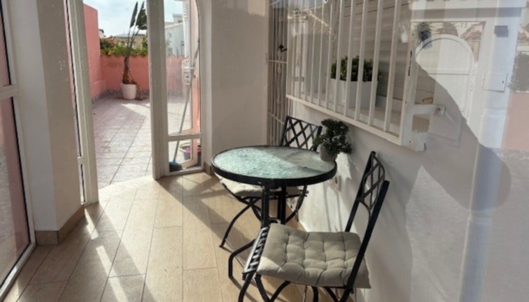 Jälleenmyynti - Erillistalo - Playa Flamenca