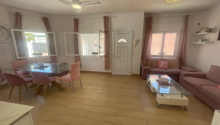 Jälleenmyynti - Erillistalo - Playa Flamenca