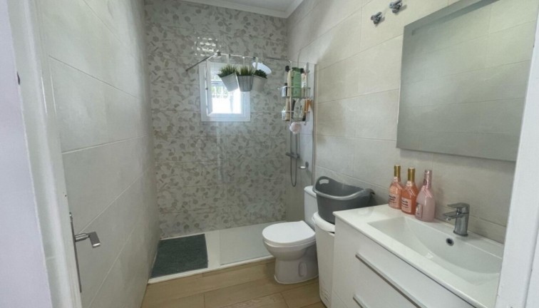 Jälleenmyynti - Erillistalo - Playa Flamenca