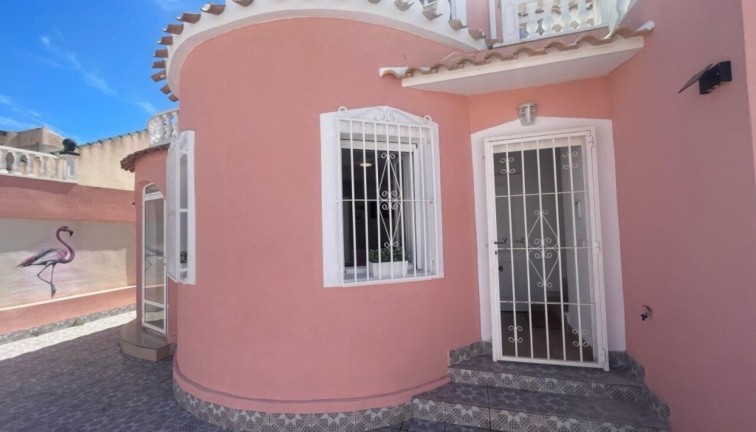 Jälleenmyynti - Erillistalo - Playa Flamenca