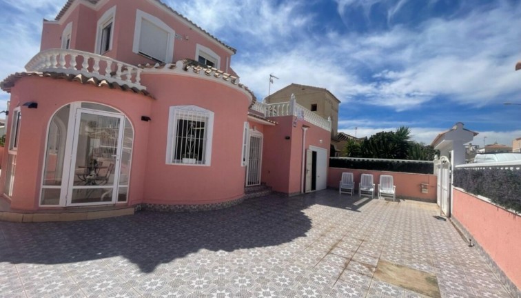 Jälleenmyynti - Erillistalo - Playa Flamenca