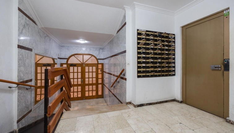 Resale - Apartment - Torrevieja - Curva del Palangre