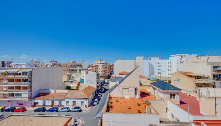 Resale - Apartment - Top Floor Apartment - Torrevieja