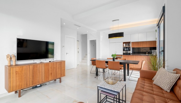 Resale - Chalet - Orihuela Costa - Lomas de Cabo Roig