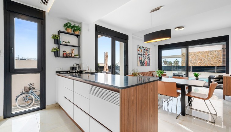 Resale - Chalet - Orihuela Costa - Lomas de Cabo Roig