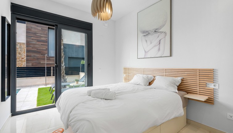 Resale - Chalet - Orihuela Costa - Lomas de Cabo Roig