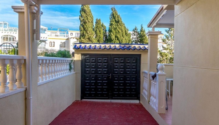 Resale - Chalet - Orihuela Costa - Villamartín