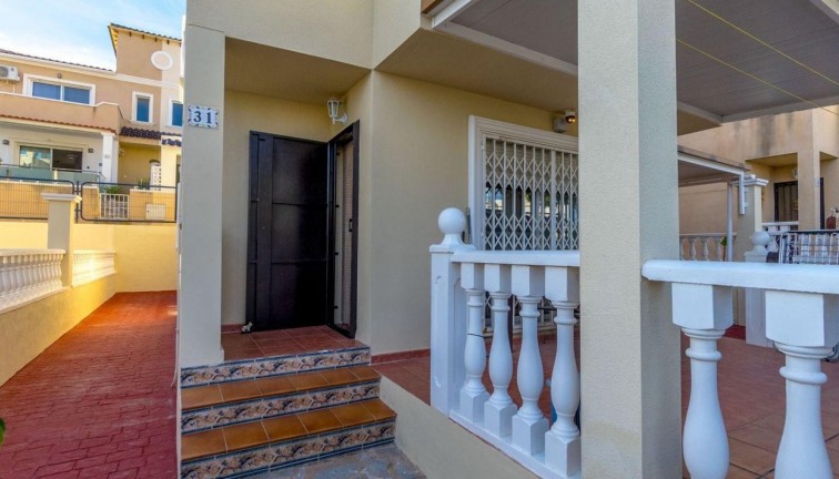 Resale - Chalet - Orihuela Costa - Villamartín