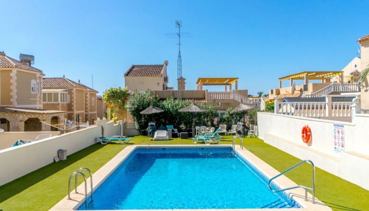 Resale - Chalet - Orihuela Costa - Villamartín