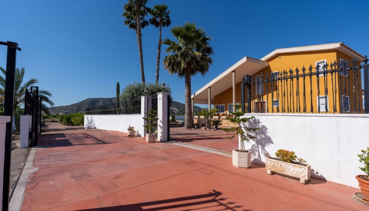 Resale - Finca - Orihuela