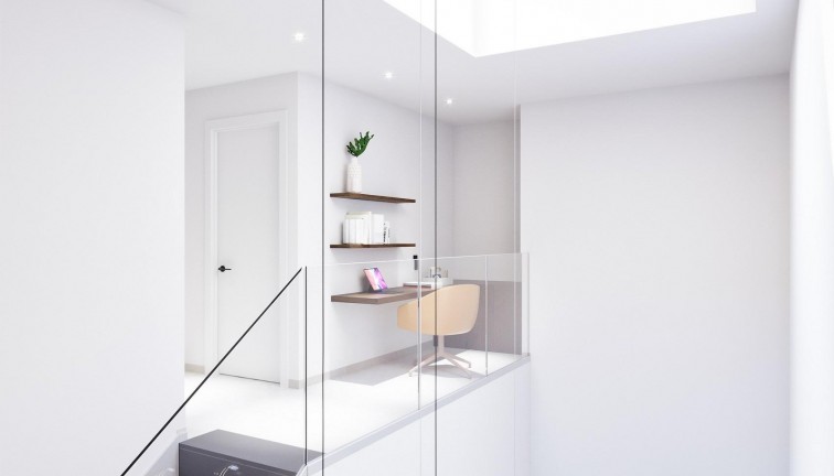 Uudistuotanto - Erillistalo - Pilar de la Horadada