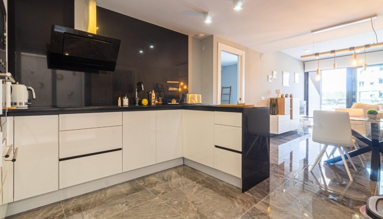 Jälleenmyynti - Asunto - Orihuela Costa - Los Almendros-La Florida